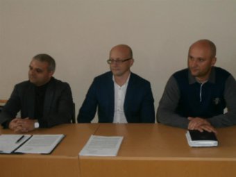 Слева на право: адвокат Федорак, В.И. Голосевич, адвокат Кулиманов